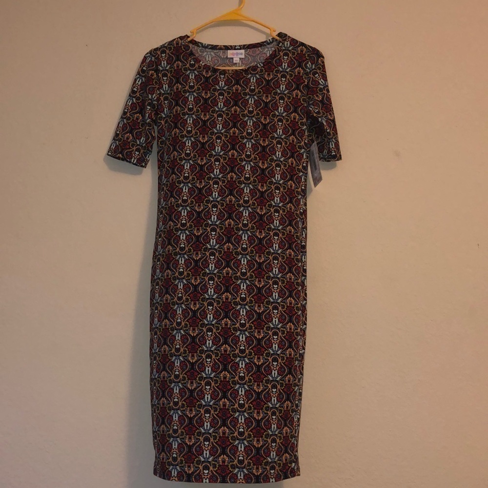 𝅺LULAROE Julia size XS